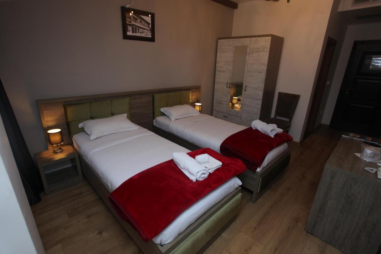 Hotel Happy Gjakova Eksteriør billede