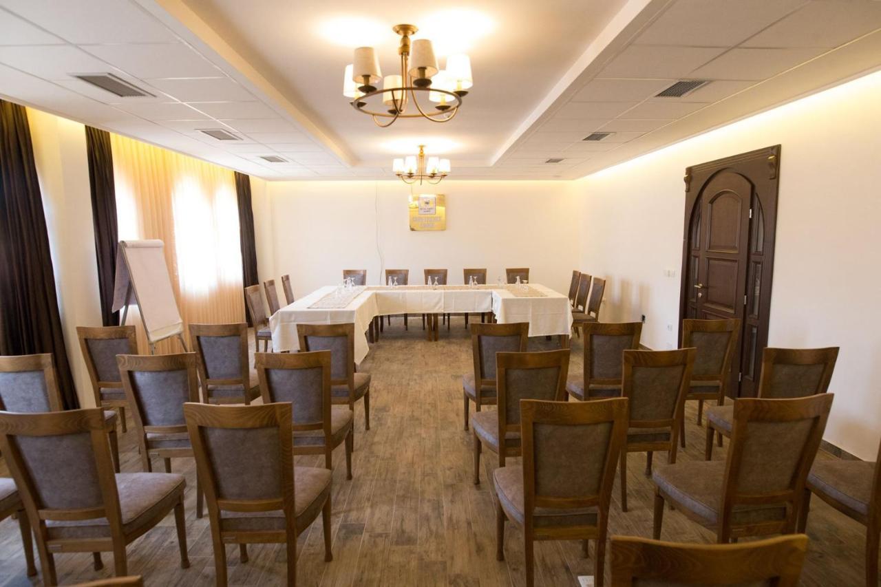 Hotel Happy Gjakova Eksteriør billede